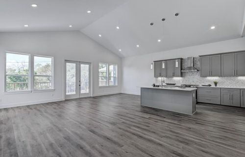 713 Baywood Dr, Taylor Lake Village TX exterior