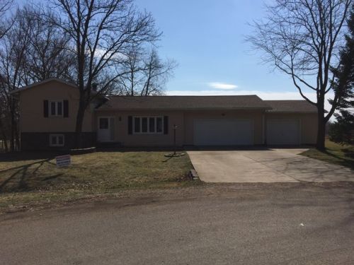 25991 Longview Rd, Hopedale, IL 61747-9505