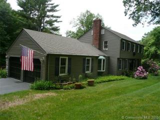 8 Cedaridge Rd, Collinsville, CT 06019-3620
