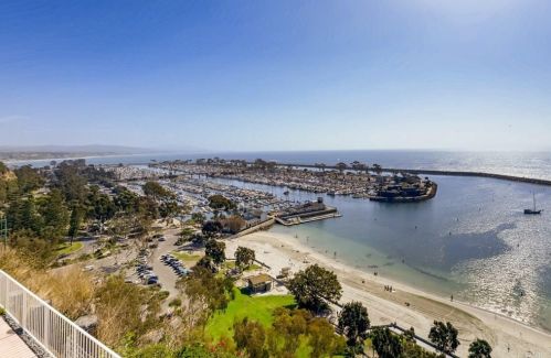 24242 Santa Clara Ave, Dana Point, CA 92629-2711