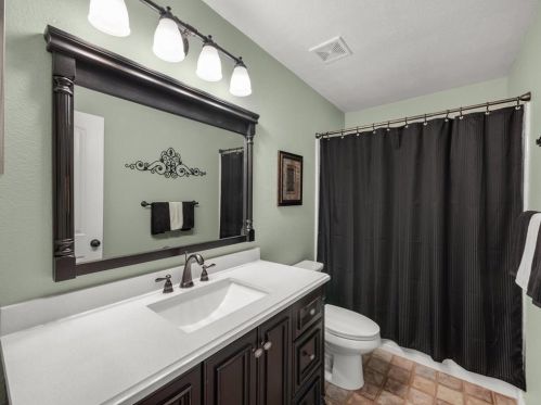 3833 Harrison Dr, Carrollton TX 75010-6323 exterior