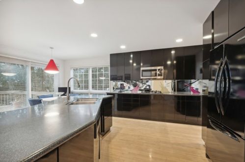 900 Fountain View Dr, Bannockburn IL  60015-4847 exterior