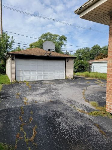 15310 Sunset Dr, Dolton, IL 60419-3111
