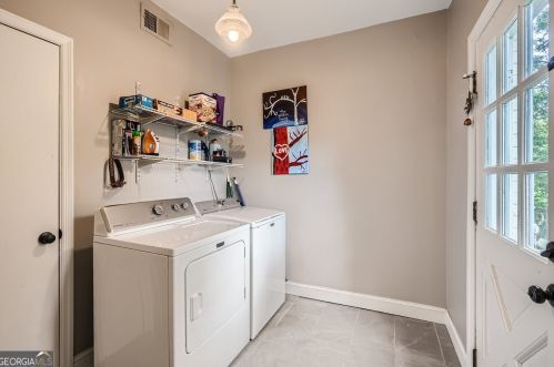 3685 Cantrell Rd, Atlanta GA  30319-1304 exterior
