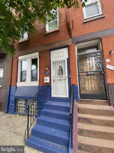 1704 28th St, Philadelphia, PA 19145-1613