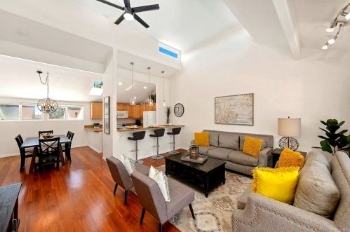 1724 Kennington Rd, Encinitas, CA 92024-1025