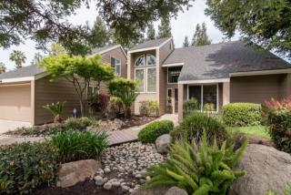 986 Richmond Ave, Fresno, CA 93720-2142