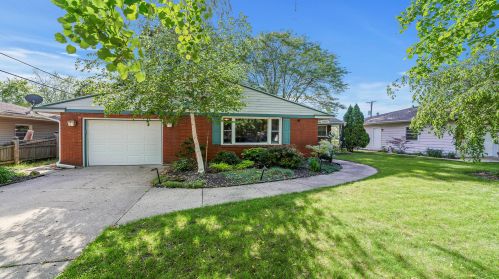1016 Brookfield Rd, Rockford, IL 61107-3634
