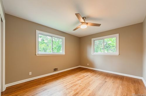 4369 Logan St, Englewood CO  80113-5820 exterior