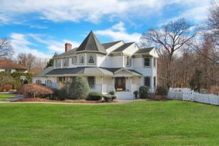 12 Furman Ct, Mahwah, NJ 07430-2980