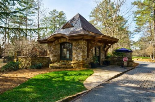 628 Crescent River Pass, Suwanee GA  30024 exterior