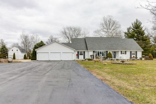 845 Stockholm Rd, Paxton, IL 60957-9218