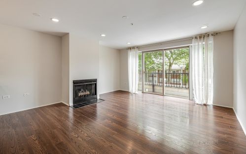 1800 Dewes St, Glenview, IL 60025-4374