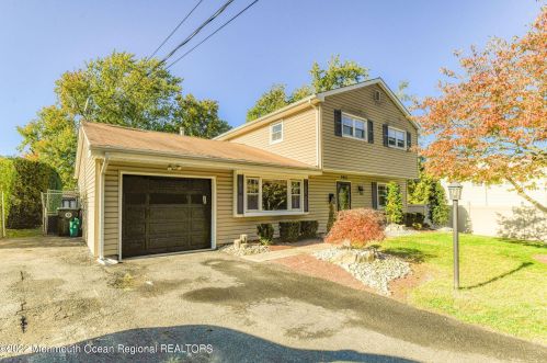 162 Bethany Rd, Hazlet, NJ 07730-1142