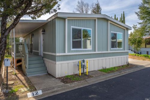 700 Gobbi St, Ukiah CA  95482-6200 exterior