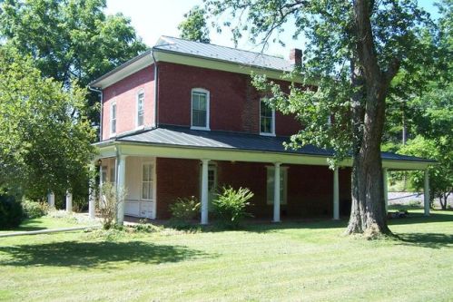 52 Main St, Goshen, VA 24439-2051