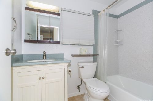 229 Anapalau St, Honolulu HI  96825-2244 exterior