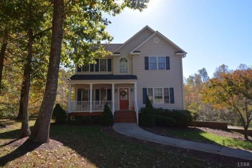 1099 Moonlit Cove Ln, Lynchburg, VA 24503-5602