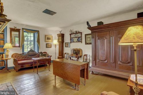 1917 Walnut Bottom Rd, Carlisle PA  17015-9624 exterior