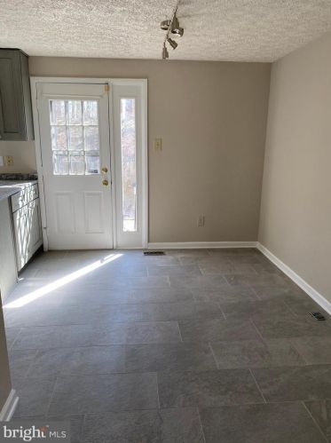 8263 Burning Forest Ct, Springfield VA  22153-3855 exterior