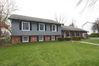 2100 Pepper Valley Dr, Geneva, IL 60134-1749