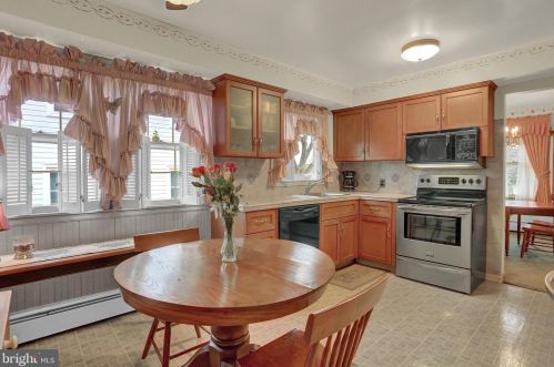 966 Mccosh St, Hanover PA 17331-1833 exterior