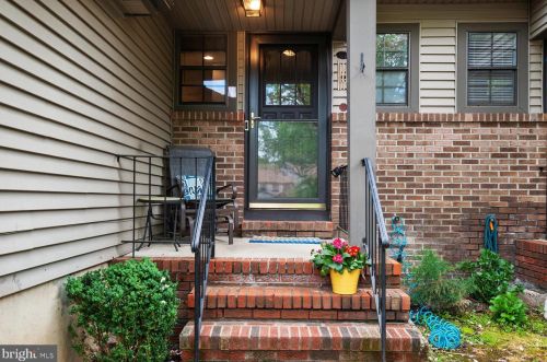 53 Manor Dr, Princeton NJ  08540-1643 exterior