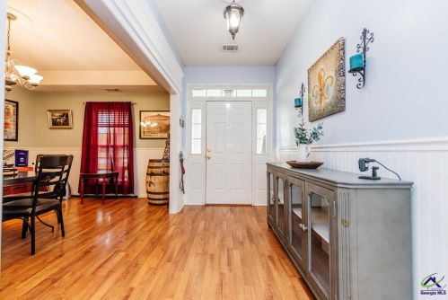 516 Grove Ln, Kathleen, GA 31047-3223