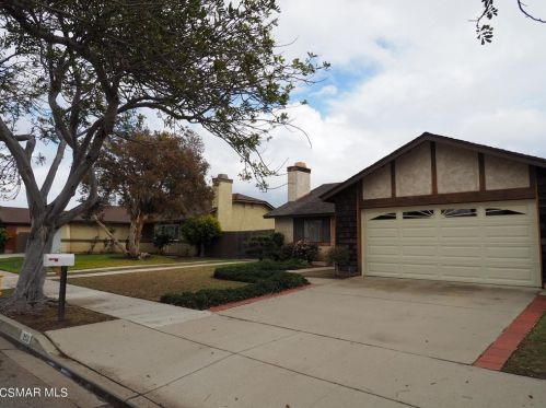 960 Novato Dr, Oxnard, CA 93035-1715