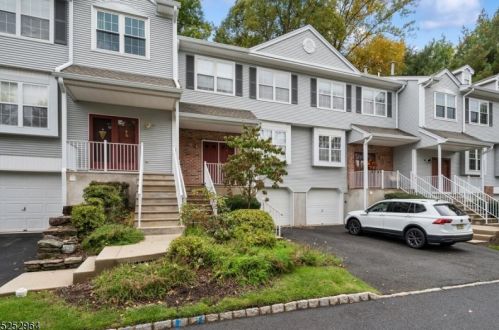 88 Brookside Ln, Mount Arlington, NJ 07856-1352