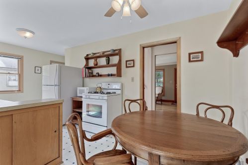 1027 Idaho Ave, Saint Paul MN  55117-3352 exterior
