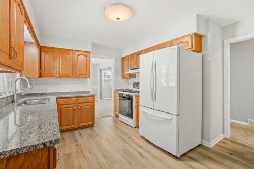 1429 Selleck St, Crete, IL 60417-3028