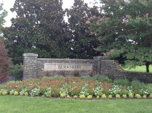 5323 Middlebury Dr, Murfreesboro, TN 37128-2753