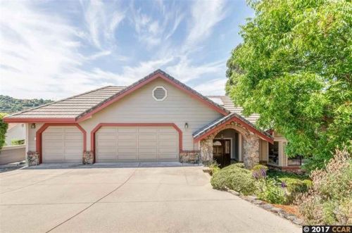 12 Crestview Ct, Orinda, CA 94563-3918