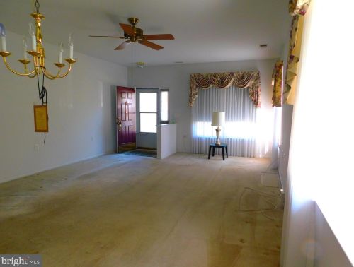 203 Meadowlark Dr, Trenton NJ  08690-3569 exterior