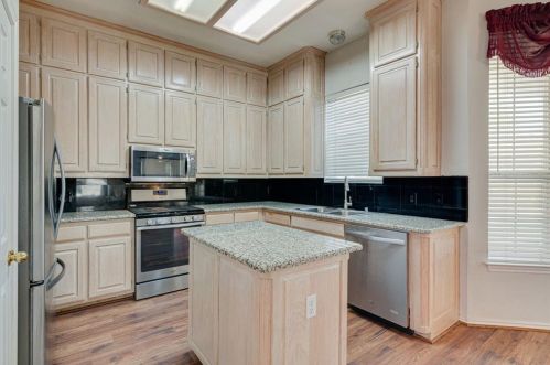 9025 Tyne Trl, Fort Worth TX  76118-7502 exterior