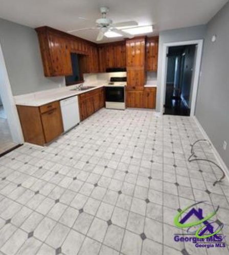 405 Cherokee Dr, Warner Robins GA  31093-3167 exterior