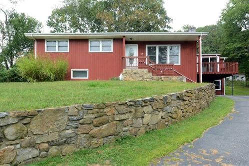 44 Potter Hill Rd, Westerly, RI 02891-1105