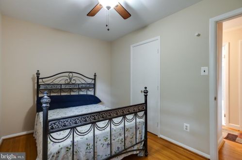 5623 Queensberry Ave, Springfield VA  22151-2711 exterior