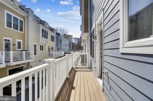 642 Ellsworth Dr, Silver Spring MD 20910-4301 exterior