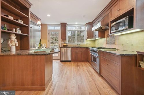 1003 Highland Dr, Silver Spring, MD 20910-4129