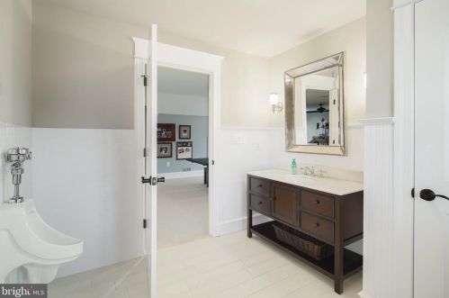 415 Washington Ave, Tavistock NJ 08033-3340 exterior