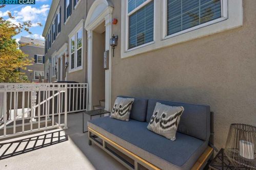 3607 Whitworth Dr, Pleasanton, CA 94568-1379
