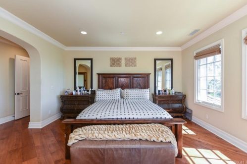 25 Blue Smt, Irvine CA  92603-0168 exterior