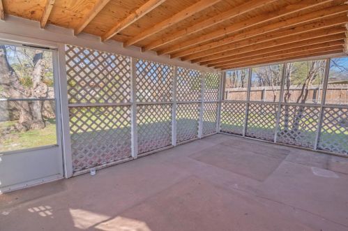 5960 Richard Dr, Fort Worth TX  76148-2727 exterior