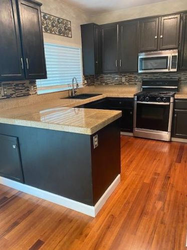 9476 Lakewind Ln, Elk Grove, CA 95758-4615