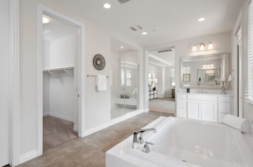 60 Gainsboro, Irvine CA  92620-2187 exterior