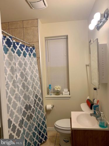 1061 Langham Ave, Camden NJ 08103-2817 exterior