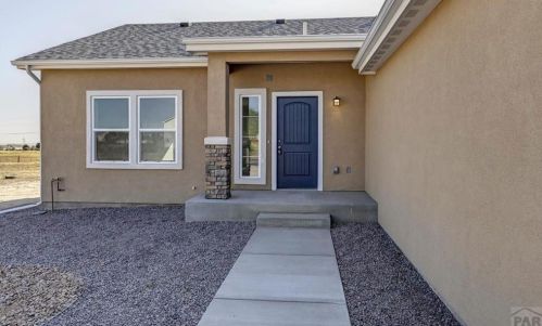 1382 Ladonia Dr, Pueblo, CO 81007-1390