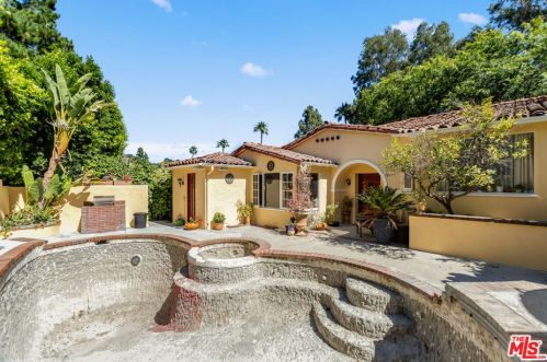 1437 Mountain St, Glendale CA  91207-1259 exterior